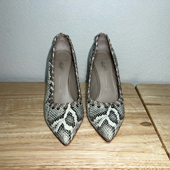Donald Pliner signature python print leather shoes 6 - Picture 9 of 11